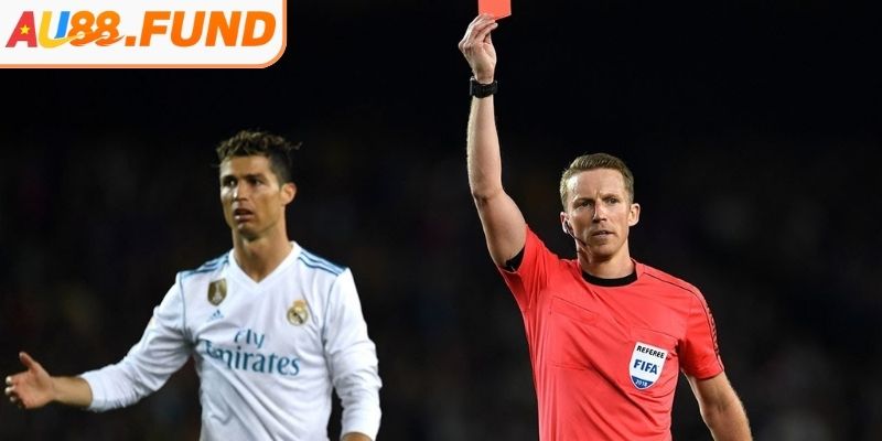 Dạng dự đoán đội nhận số thẻ nhiều hơn